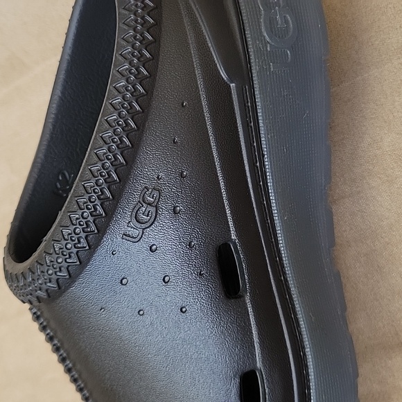 NWT UGG K TASMAN SPORT, SIZE 2 Kids, Black and Gray Color - Picture 8 of 10